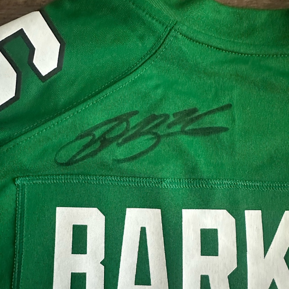Signed Saquon Barkley Kelly Green Jersey - Picture 3 of 3